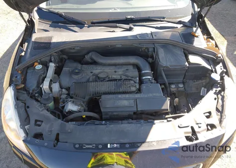 2013 Volvo S60 T5 z USA, uszkodzony, nr VIN YV1612FS9D1219044